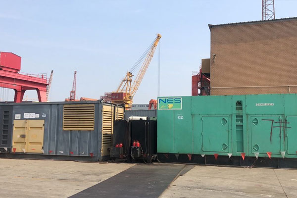 安平发电机出租空气滤清器的清洁频率是多少？